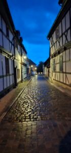 Straße in Tangermünde bei Nacht