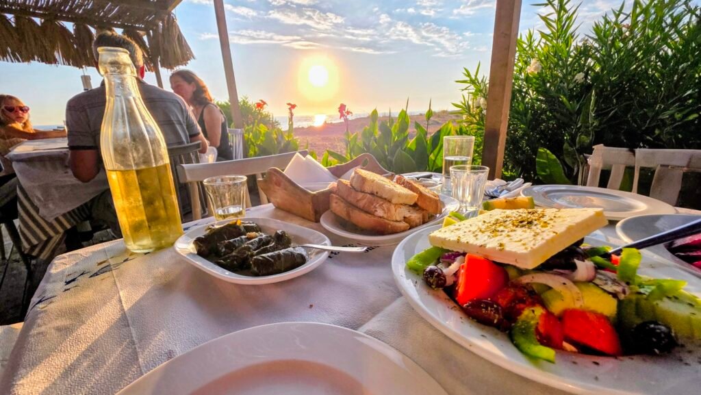 Essen, Abendtisch vor Sonnenuntergang