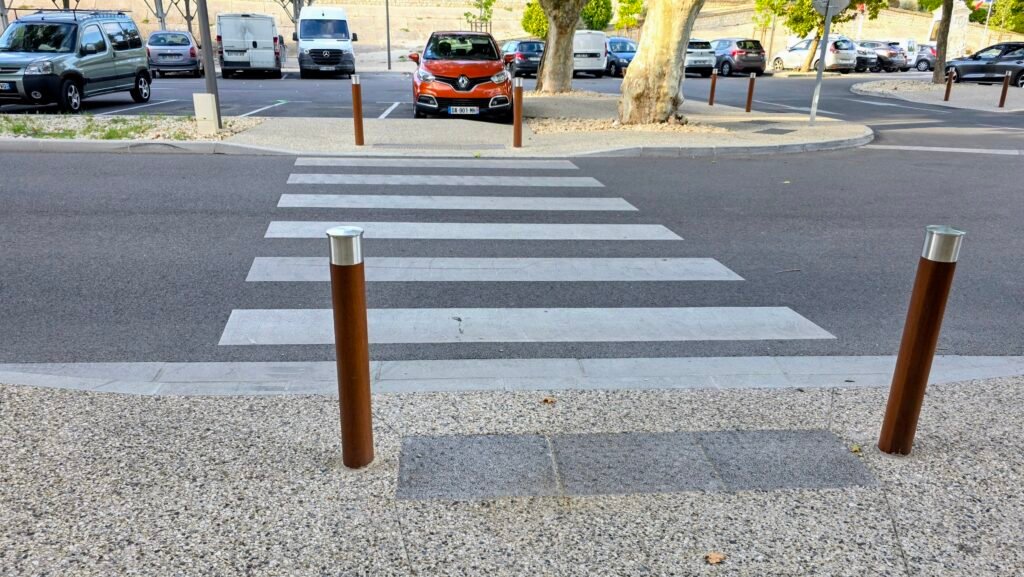 Straßenpoller in Frankreich Straßenpoller in Frankreich