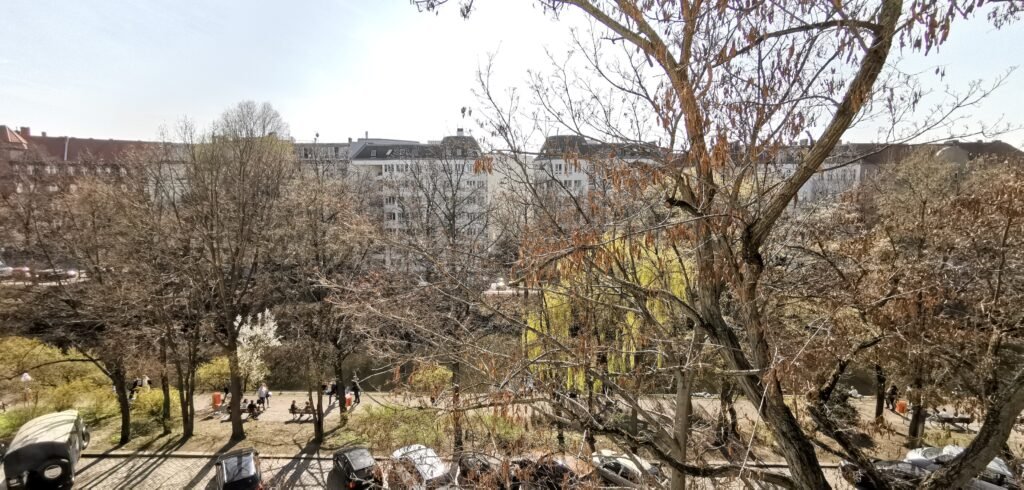 Zuhause in Berlin mit Blick auf den Landwehrkanal