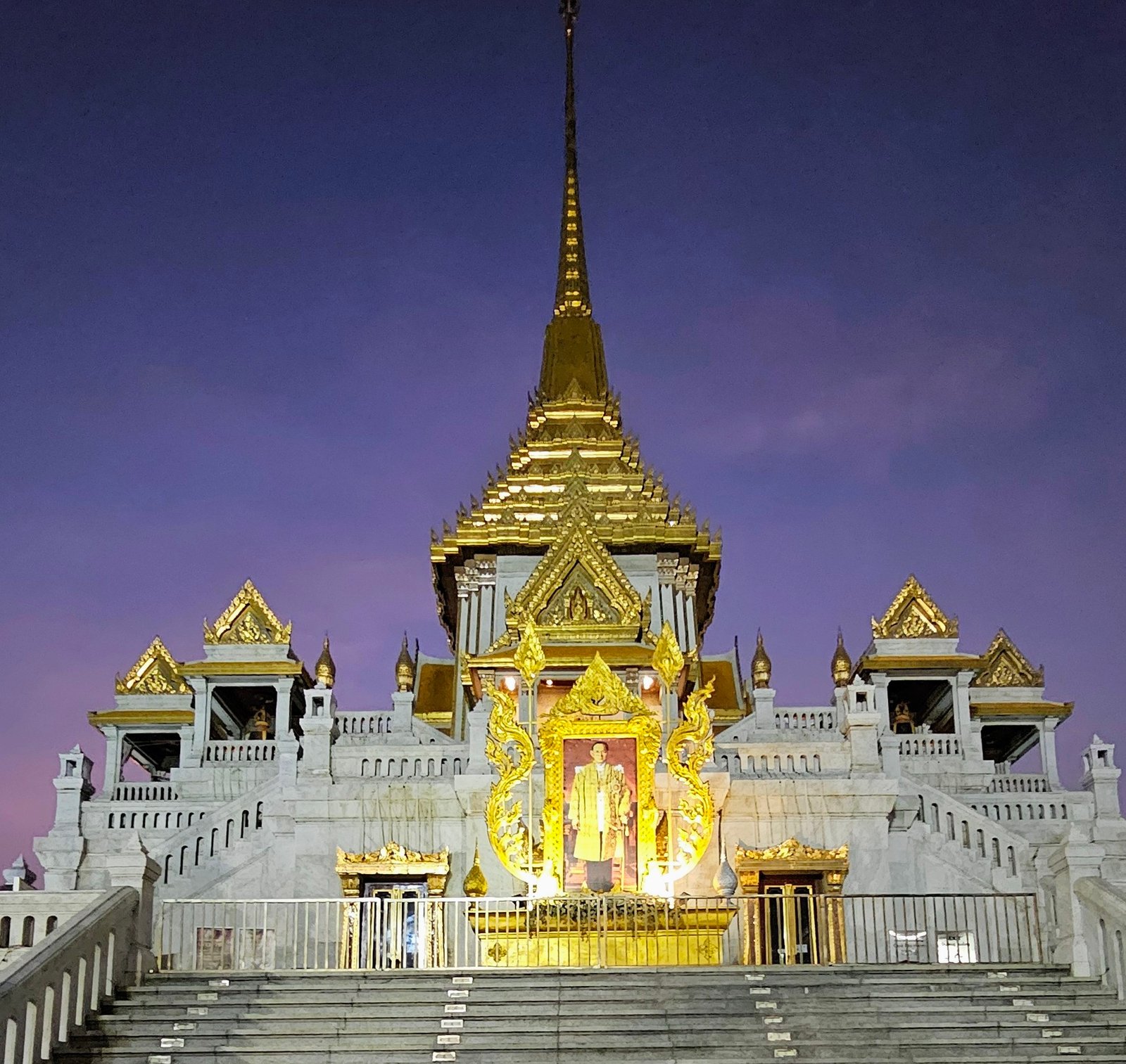 Wat Traimit, Tempel in Bangkok
