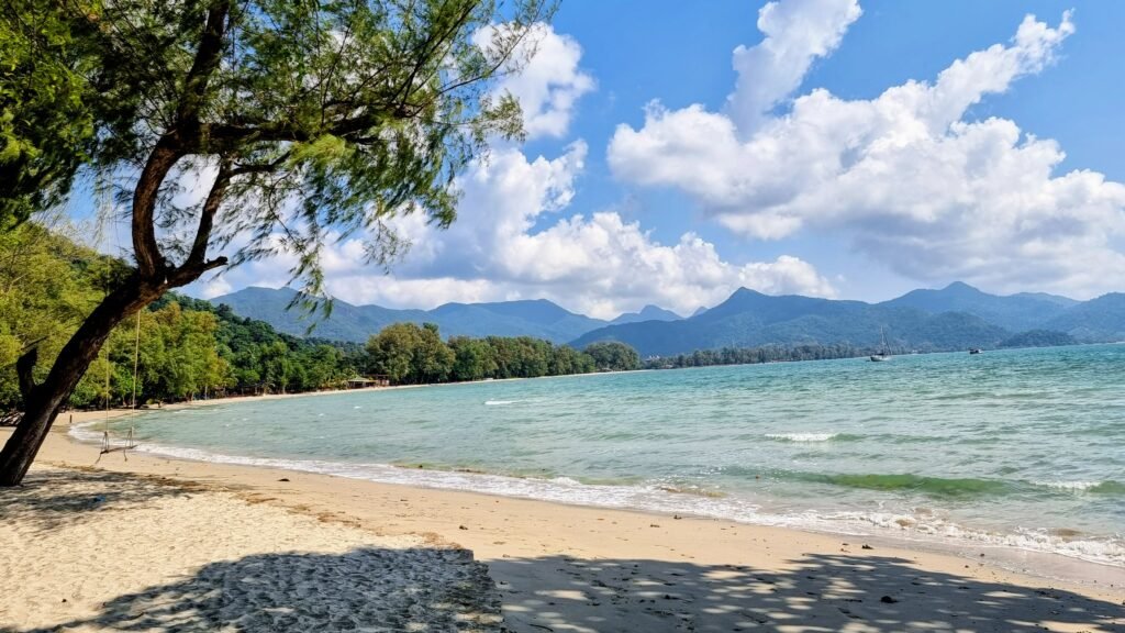 Thailand: Strand mit Schaukel