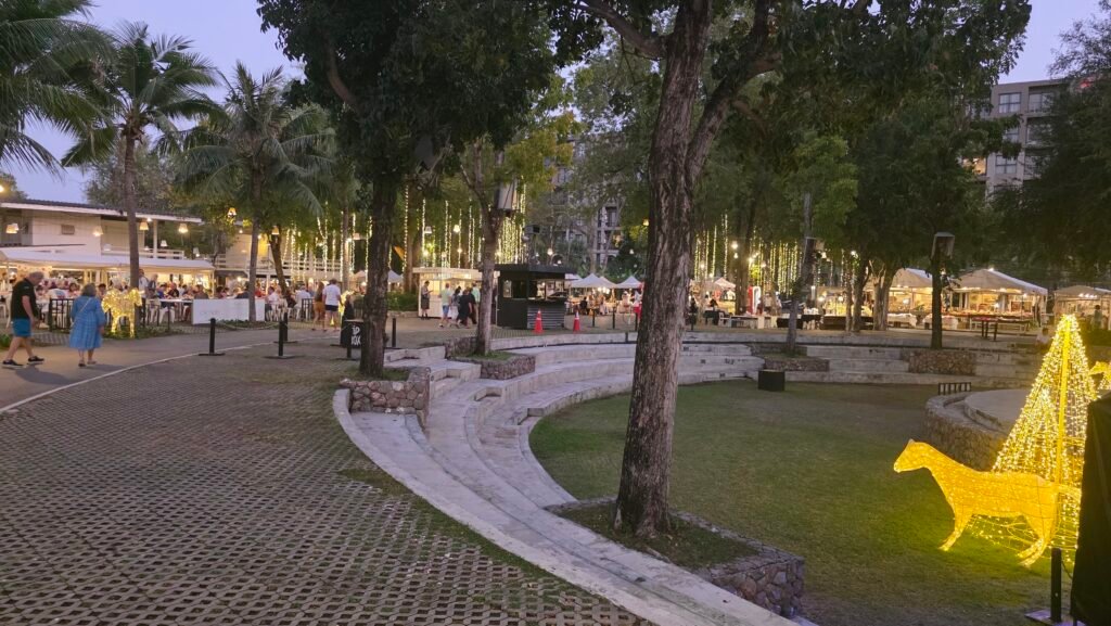 Cikada Markt am Abend